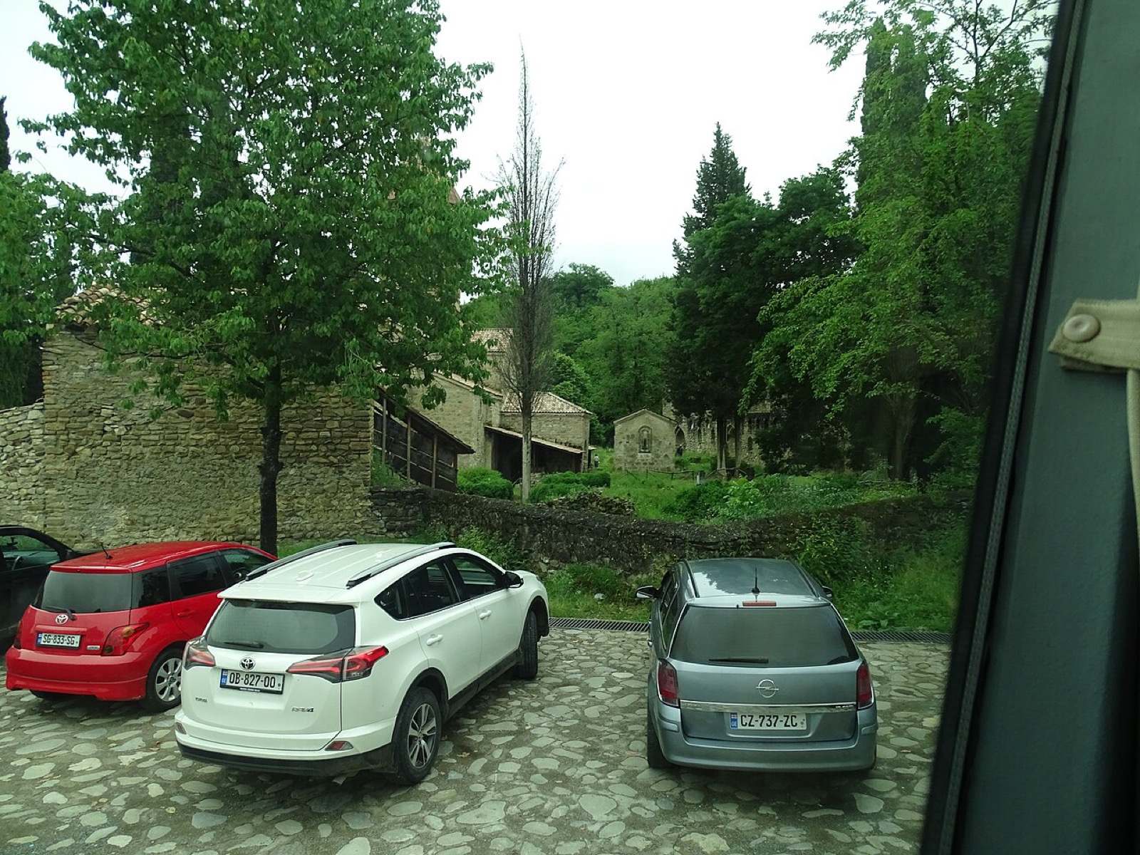 Klášter Ikalto s kostelem svatého Ducha v Kachetii nedaleko Telavi