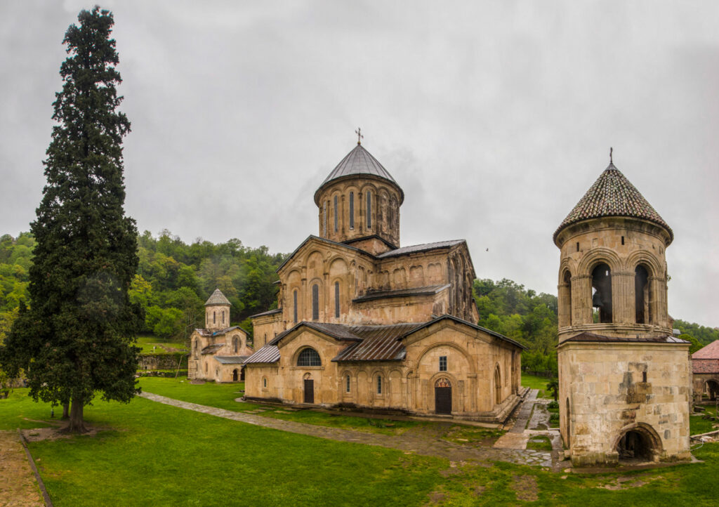 Kutaisi a okolí: jeskyně, kláštery a kaňony