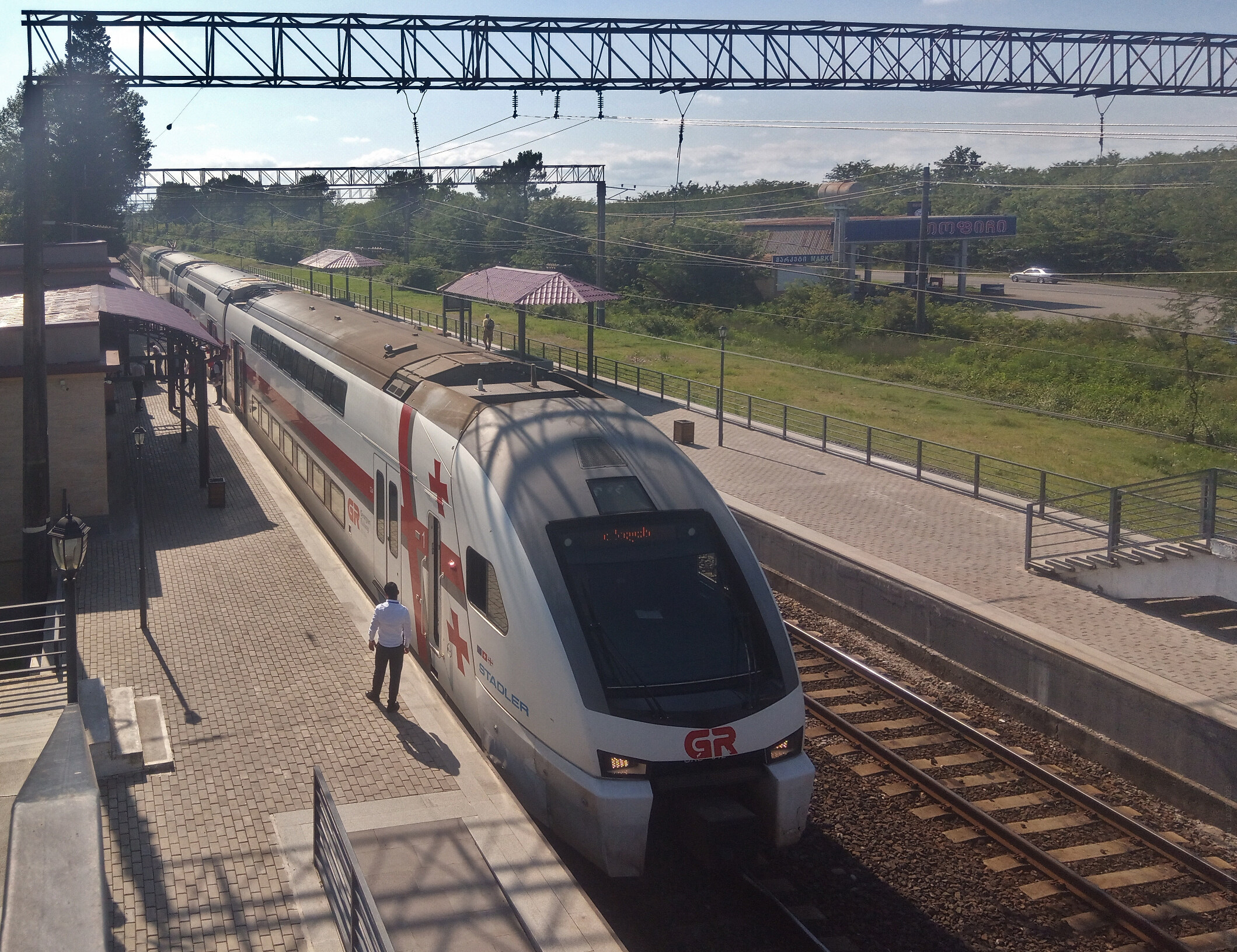 Moderní vlak Stadler gruzínské železnice