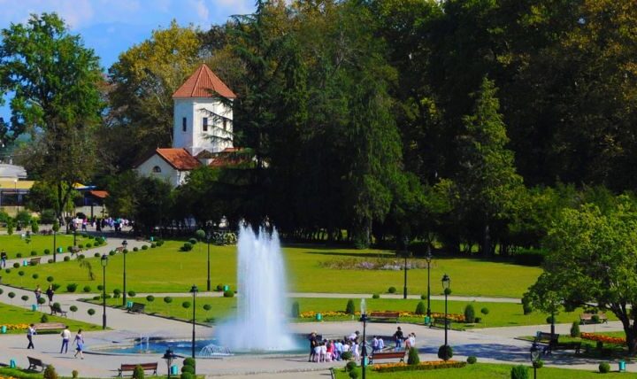 Samegrelo a Zugdidi: palác Dadiani a brána do Svanetie